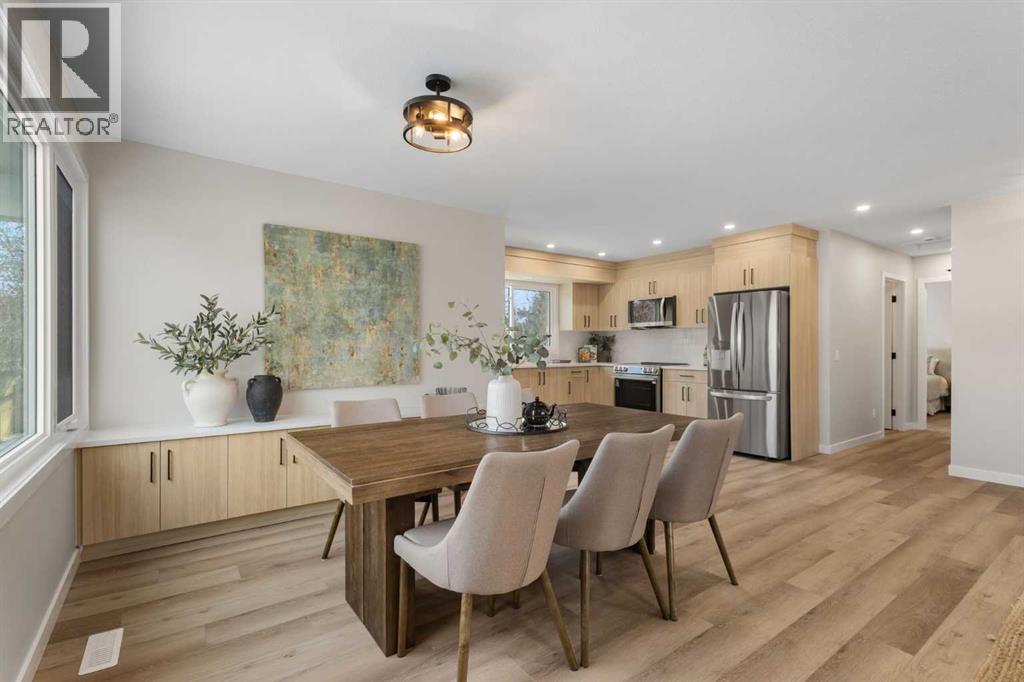 House for Sale in 198 Silver Brook Road NW|Calgary, Alberta T3B3J1