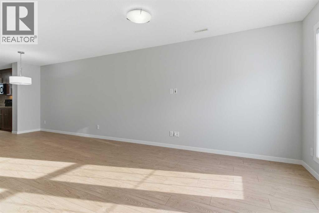 Row / Townhouse for Sale in 525 McKenzie Towne Close SE|Calgary, Alberta T2Z1A8 4