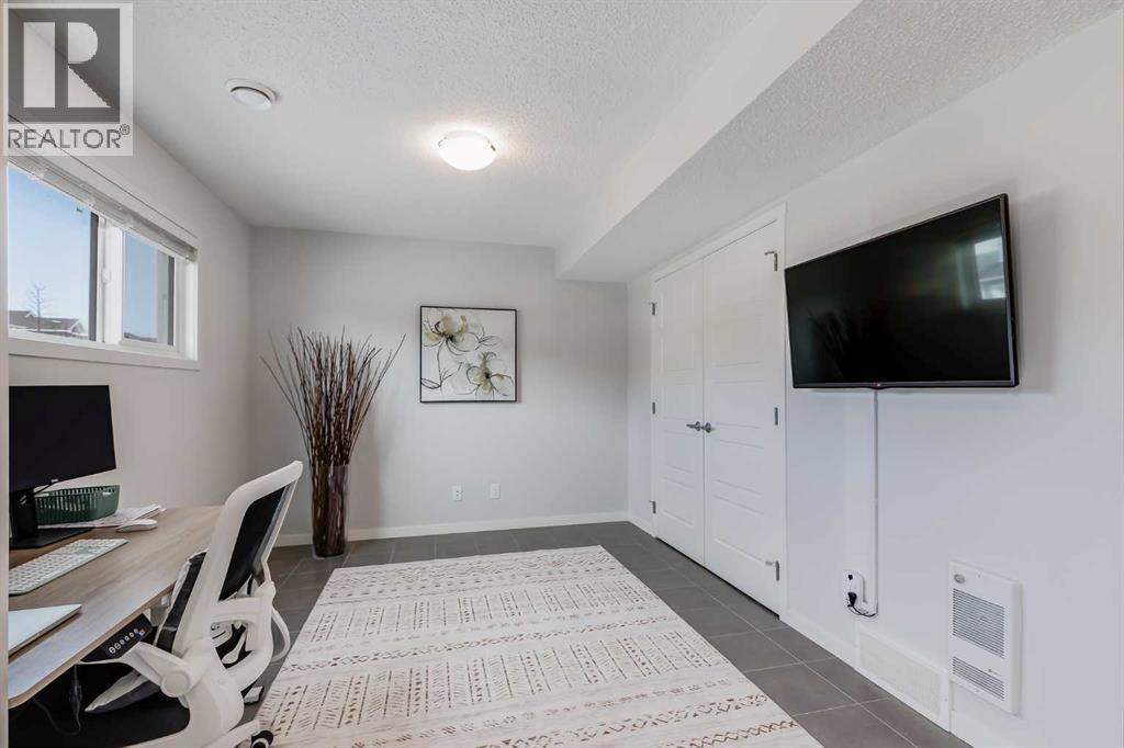 Row / Townhouse for Sale in 296 Harvest Hills Way NE|Calgary, Alberta T3K2P3 3