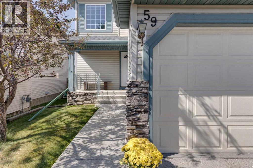House for Sale in 59 Tuscarora Crescent NW|Calgary, Alberta T3L2G3 2