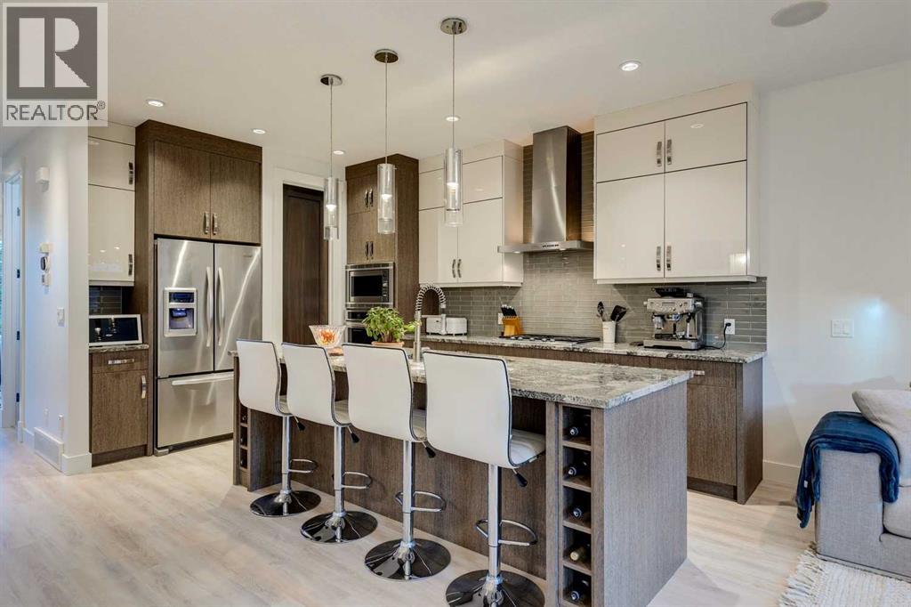 Duplex for Sale in 933 32 Street NW|Calgary, Alberta T2N2W3 5