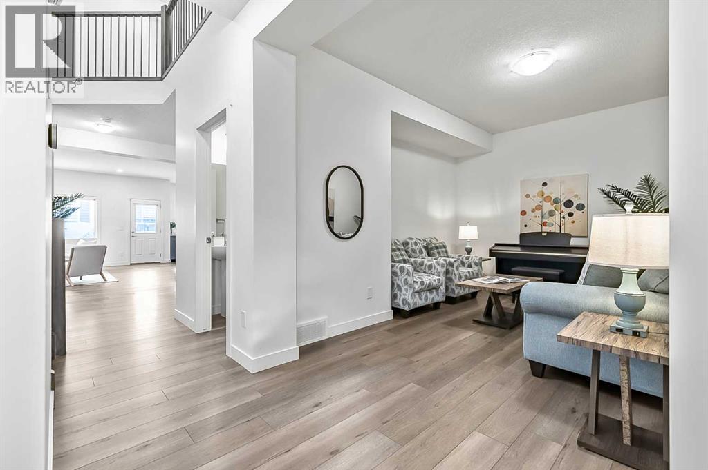 House for Sale in 882 Bluerock Way SW|Calgary, Alberta T2Y0S5 5