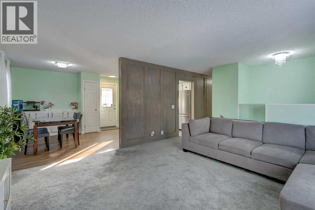 House for Sale in 1059 Pinecliff Drive NE|Calgary, Alberta T1W3W8 4