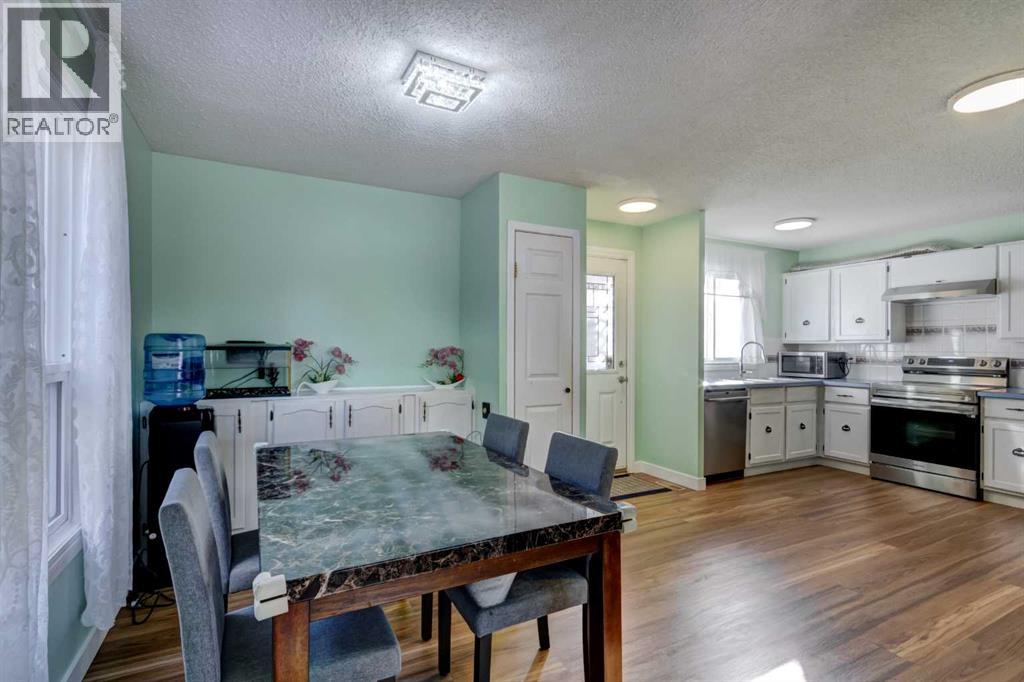 House for Sale in 1059 Pinecliff Drive NE|Calgary, Alberta T1W3W8 5