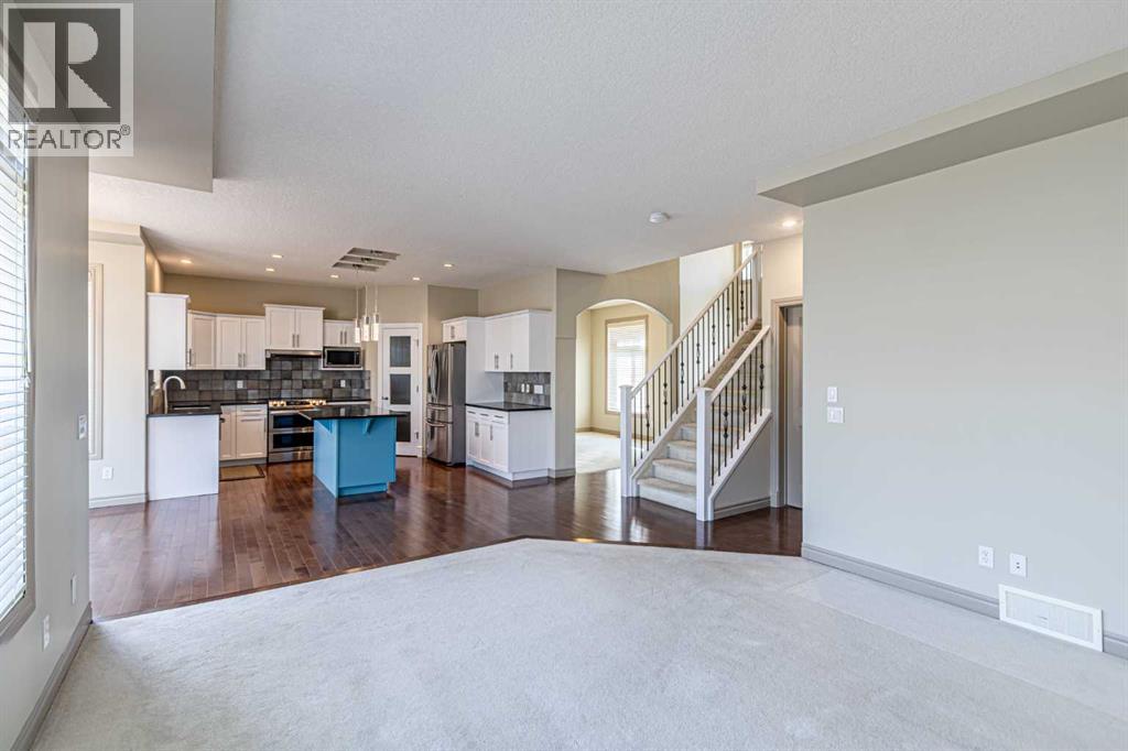 House for Sale in 67 Evergreen Row SW|Calgary, Alberta t2y5h9 2