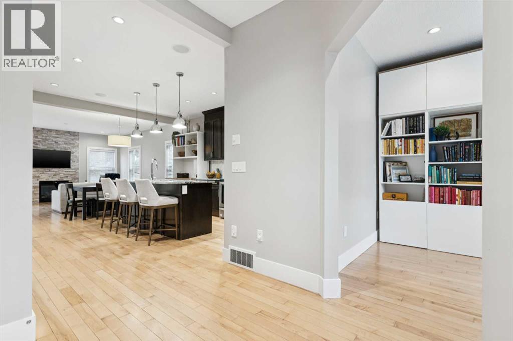 Duplex for Sale in 4509 19 Avenue NW|Calgary, Alberta T3B0S1