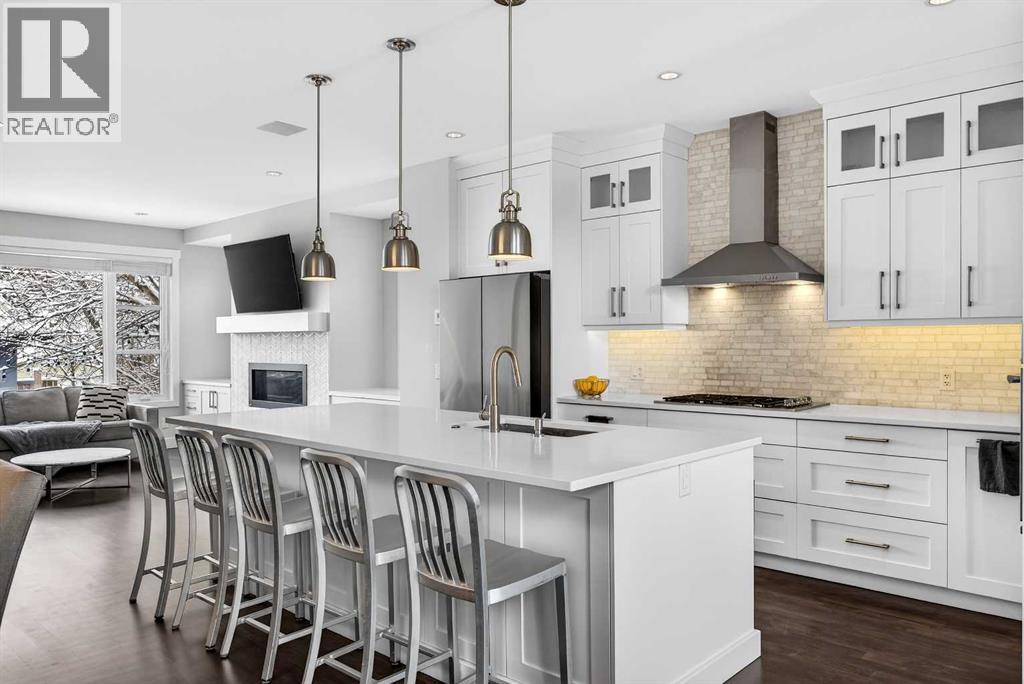 Duplex for Sale in 1410 21 Avenue NW|Calgary, Alberta T2M1L6 4