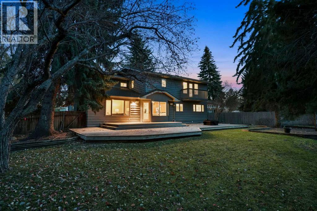 House for Sale in 723 Willamette Drive SE|Calgary, Alberta T2J2A3 2