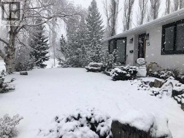 House for Sale in 15 Wildwood Drive SW|Calgary, Alberta T3C3C6 3