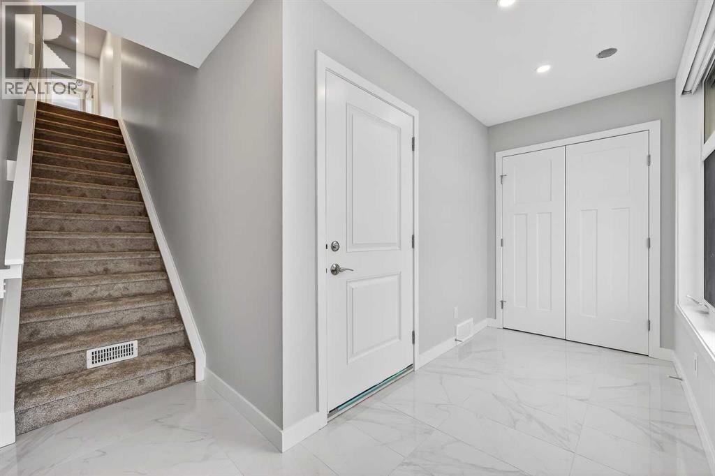 Row / Townhouse for Sale in 591 Mahogany Road SE|Calgary, Alberta T3M3Y3 4