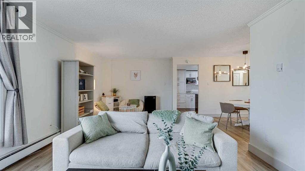 Apartment for Sale in 201, 2512 1 Avenue NW|Calgary, Alberta T2N0C2 2