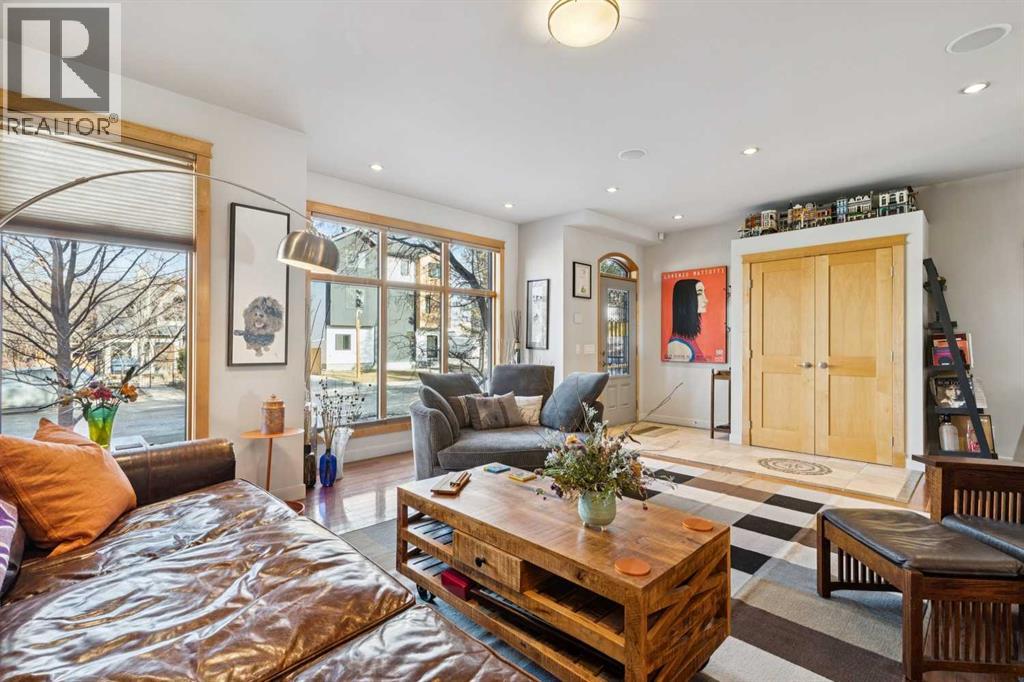 House for Sale in 2407 Westmount Road NW|Calgary, Alberta T2N3N9 5