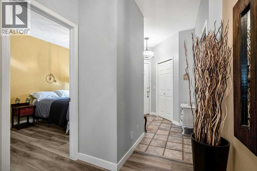 Duplex for Sale in 30 Prominence View SW|Calgary, Alberta T3H3M8 4