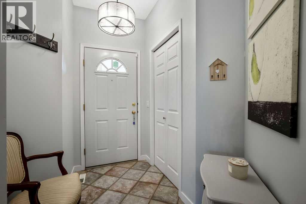 Duplex for Sale in 30 Prominence View SW|Calgary, Alberta T3H3M8 2