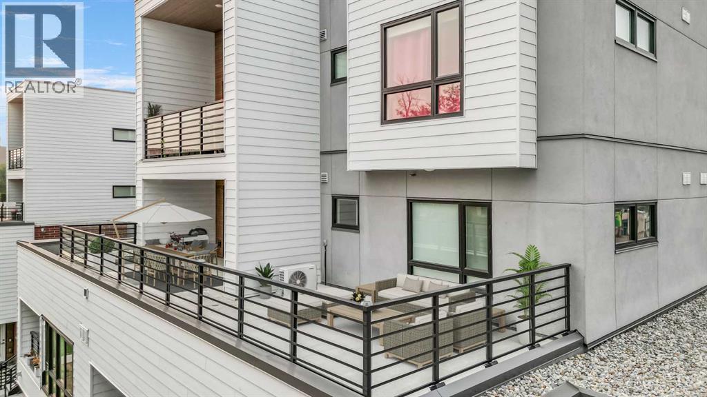 Apartment for Sale in 319, 120 18 Avenue SW|Calgary, Alberta T2S3H5 2