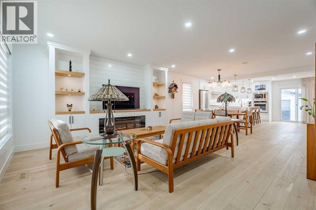 House for Sale in 3112 Brentwood Boulevard NW|Calgary, Alberta T2L1J8 5