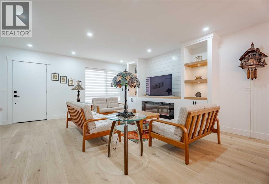 House for Sale in 3112 Brentwood Boulevard NW|Calgary, Alberta T2L1J8 3