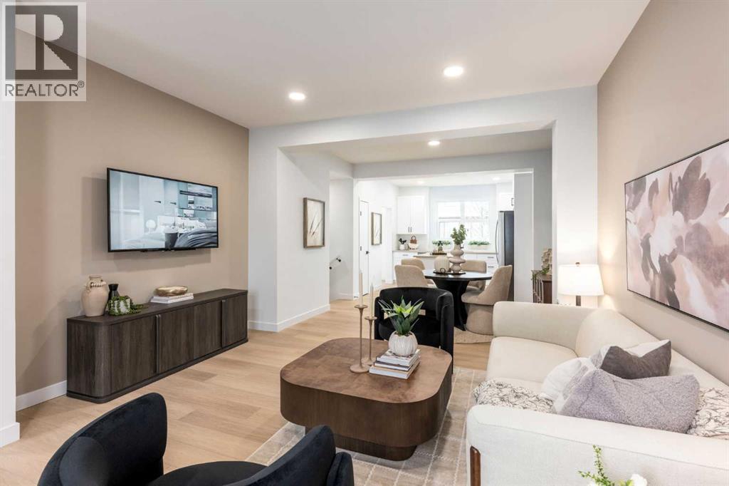 Row / Townhouse for Sale in 103, 30 Rochester View NW|Calgary, Alberta T3L0M8 2