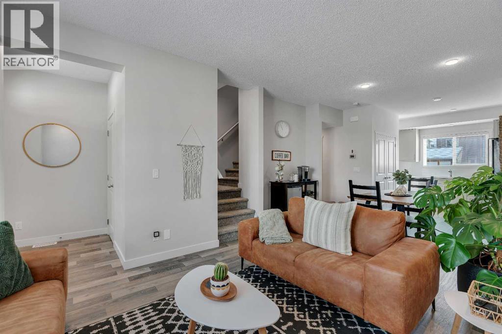 Row / Townhouse for Sale in 24 Carringvue Way NW|Calgary, Alberta T3P1K8 5