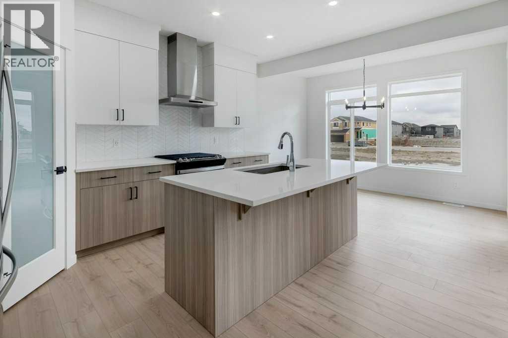 House for Sale in 370 Corner Glen Way NE|Calgary, Alberta T3N2P1 4