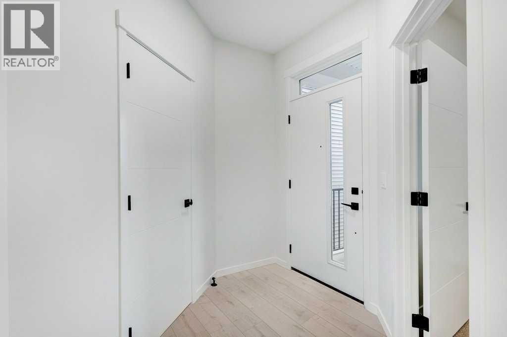 House for Sale in 370 Corner Glen Way NE|Calgary, Alberta T3N2P1 3