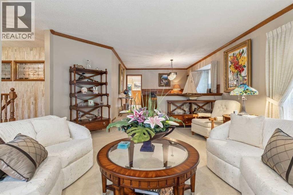 House for Sale in 9948 Patton Road SW|Calgary, Alberta T2V5G1 4