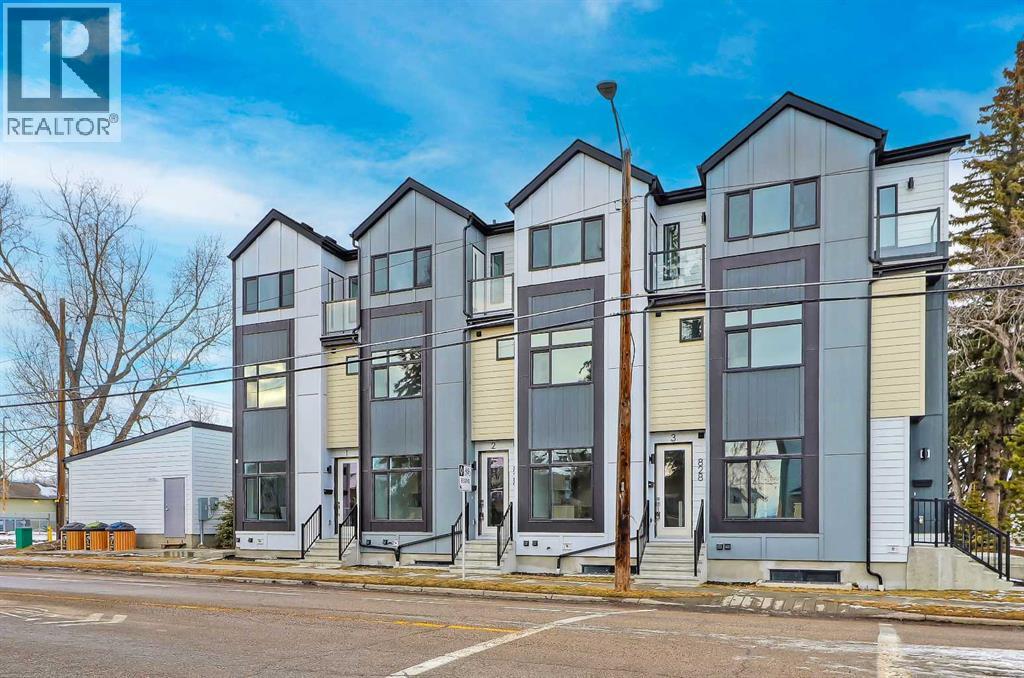 Row / Townhouse for Sale in 2 & 7, 828 8 Avenue NE|Calgary, Alberta T2E9E2 2