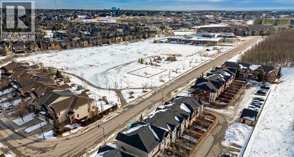 Row / Townhouse for Sale in 93 Aspen Hills Drive SW|Calgary, Alberta T3H0P8 2