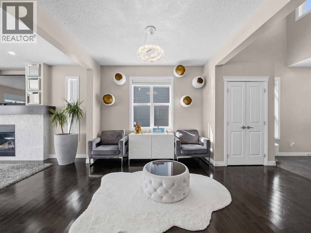 House for Sale in 91 Silverado Ridge Crescent SW|Calgary, Alberta T2X0J8 4