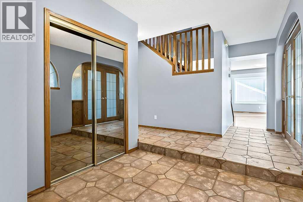 House for Sale in 303 Schubert Place NW|Calgary, Alberta T3L1X2 4