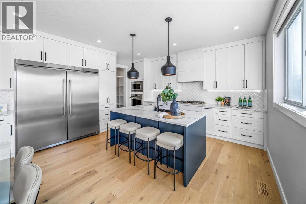 House for Sale in 27 West Grove Place SW|Calgary, Alberta T3H1Z4 2