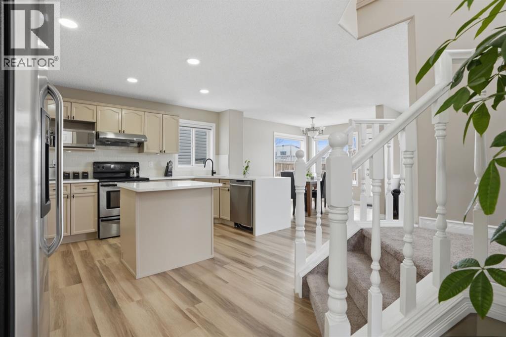 House for Sale in 235 Coville Close NE|Calgary, Alberta T3K5V8 4