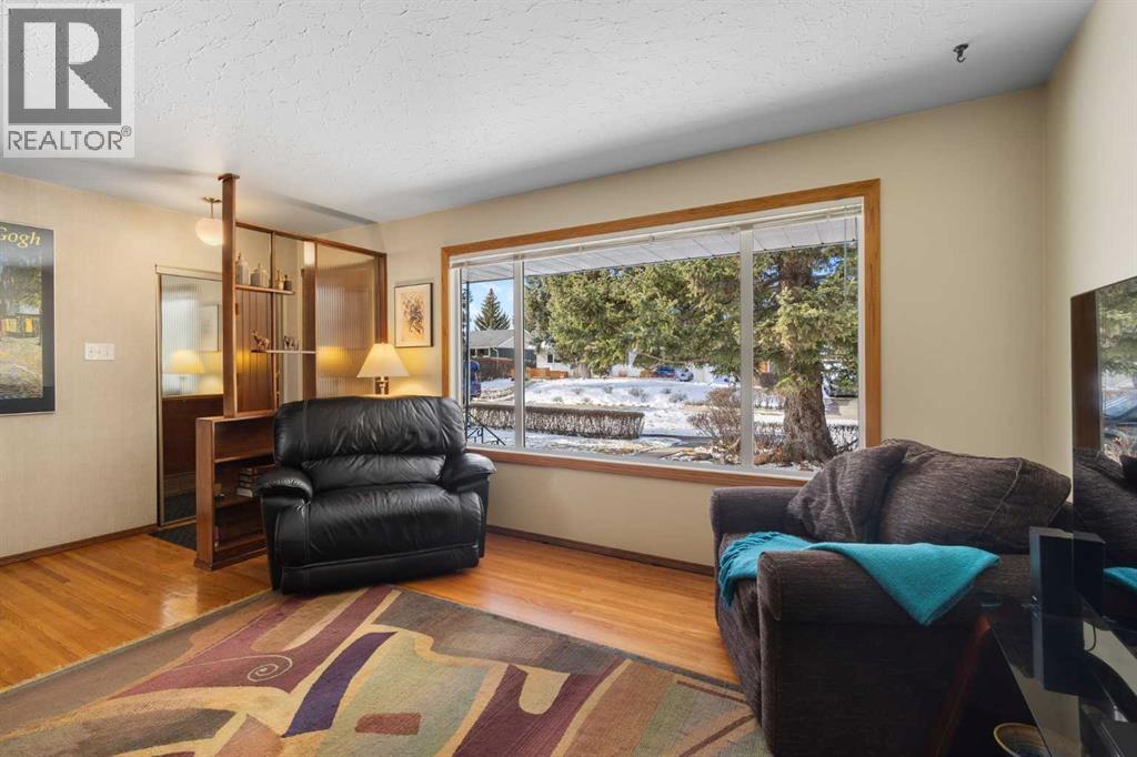 House for Sale in 3308 46 Street SW|Calgary, Alberta T3E3W8 5