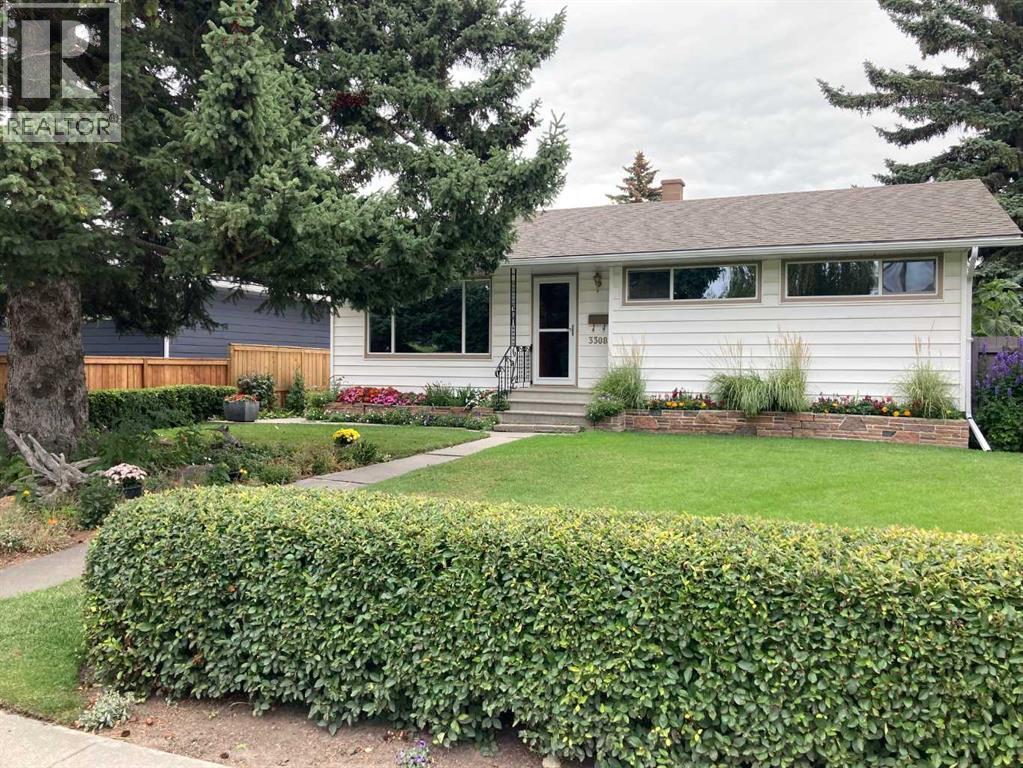 House for Sale in 3308 46 Street SW|Calgary, Alberta T3E3W8 2