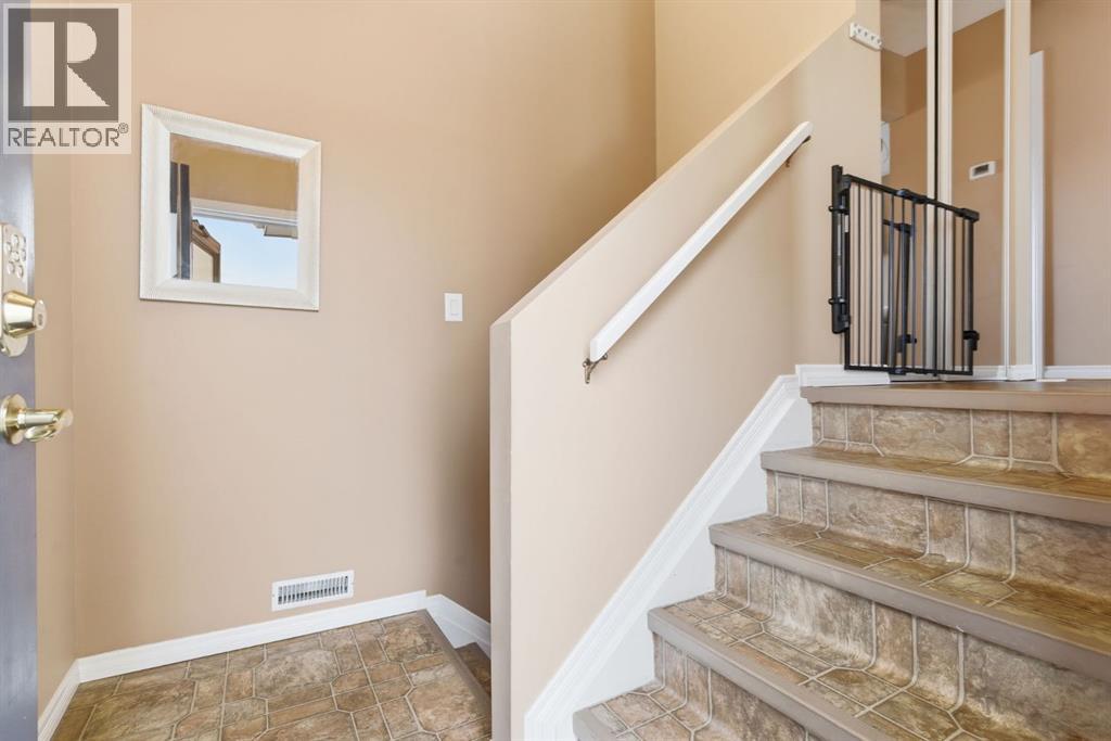 Duplex for Sale in 6605 Huntridge Hill NE|Calgary, Alberta T2K4A1 2