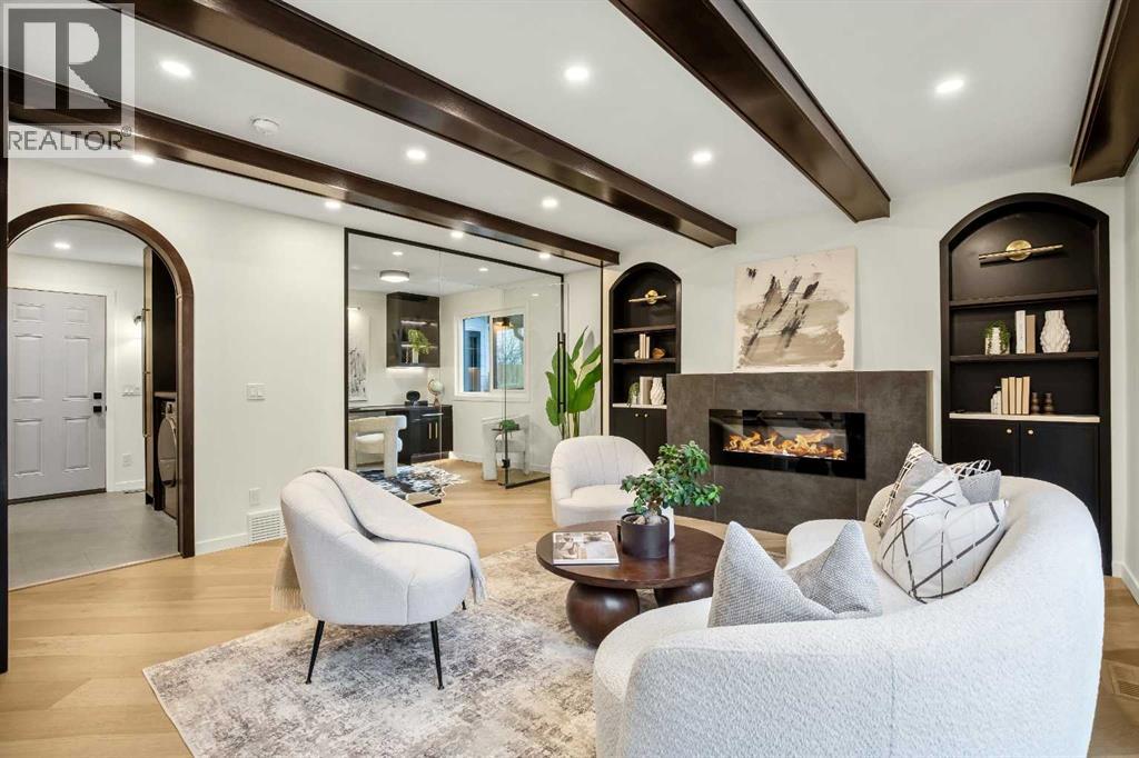 House for Sale in 216 Oakridge Place SW|Calgary, Alberta T2V1V2 3