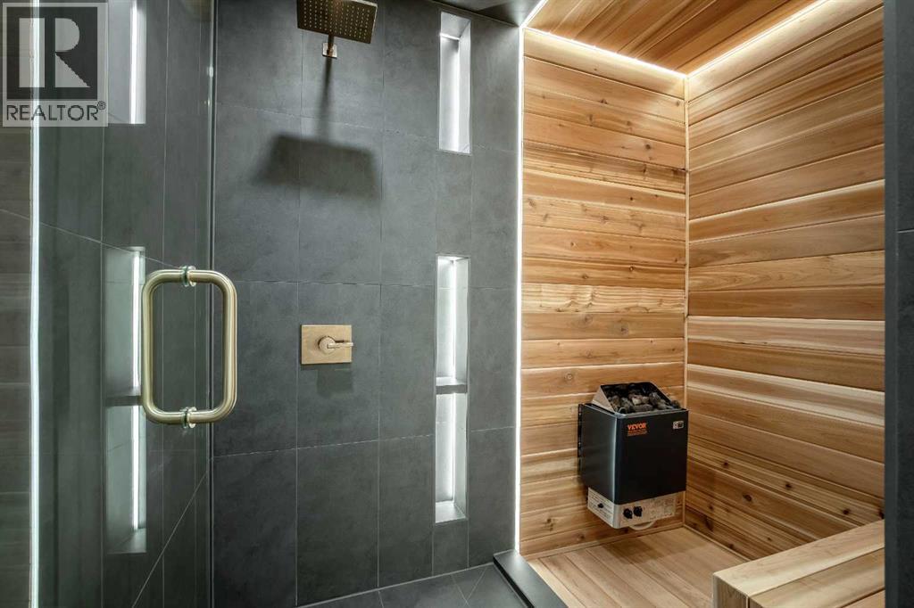 House for Sale in 216 Oakridge Place SW|Calgary, Alberta T2V1V2 4