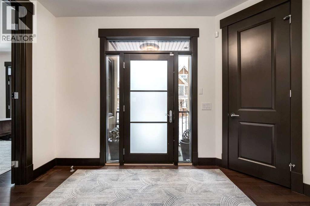 House for Sale in 18 Murmansk Way SW|Calgary, Alberta T3E7R8 3