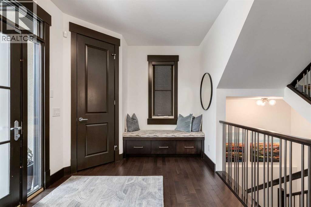 House for Sale in 18 Murmansk Way SW|Calgary, Alberta T3E7R8 5