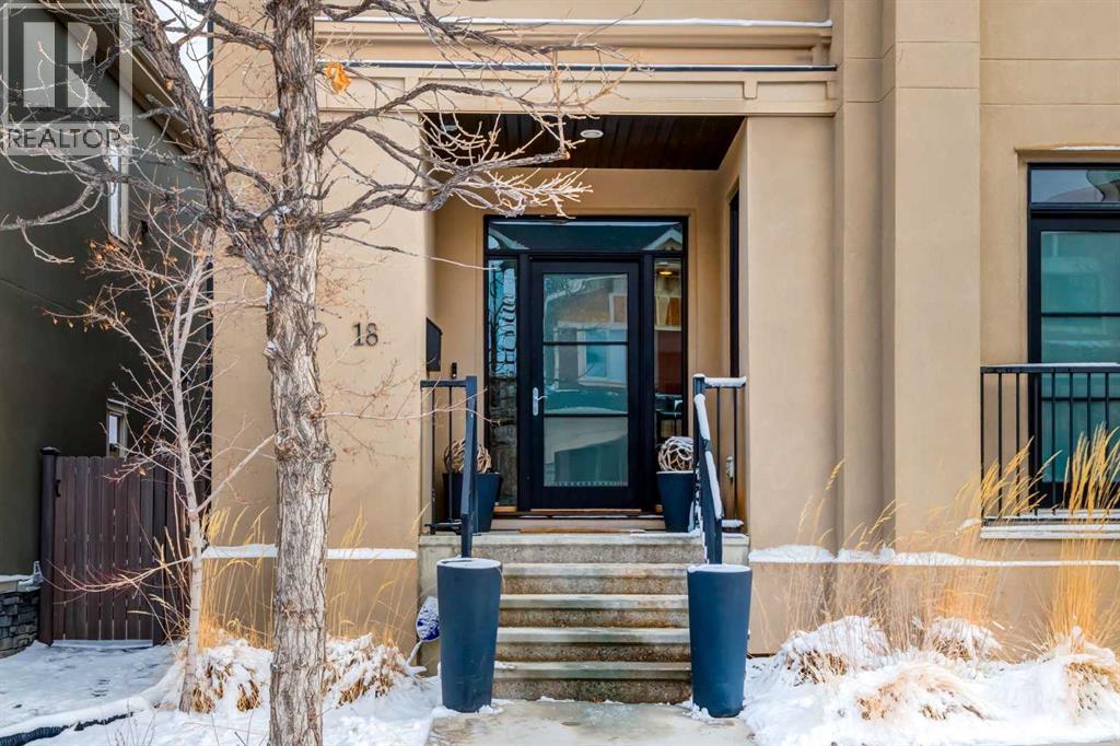 House for Sale in 18 Murmansk Way SW|Calgary, Alberta T3E7R8 2