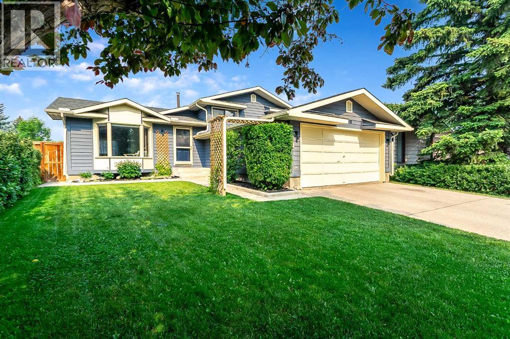 House for Sale in 188 Suncrest Way SE|Calgary, Alberta T2X1W4 2