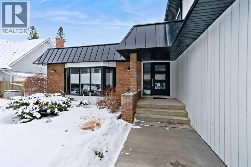 House for Sale in 12215 Lake Erie Way SE|Calgary, Alberta T2J2L9 2