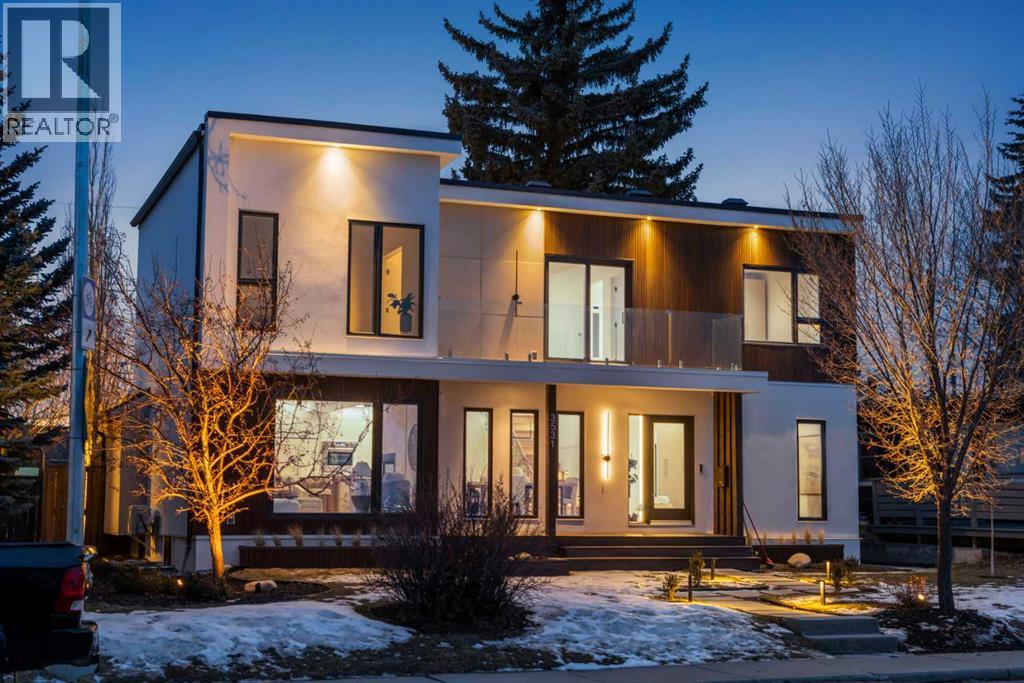 House for Sale in 3531 Spruce Drive SW|Calgary, Alberta T3C3A5 2