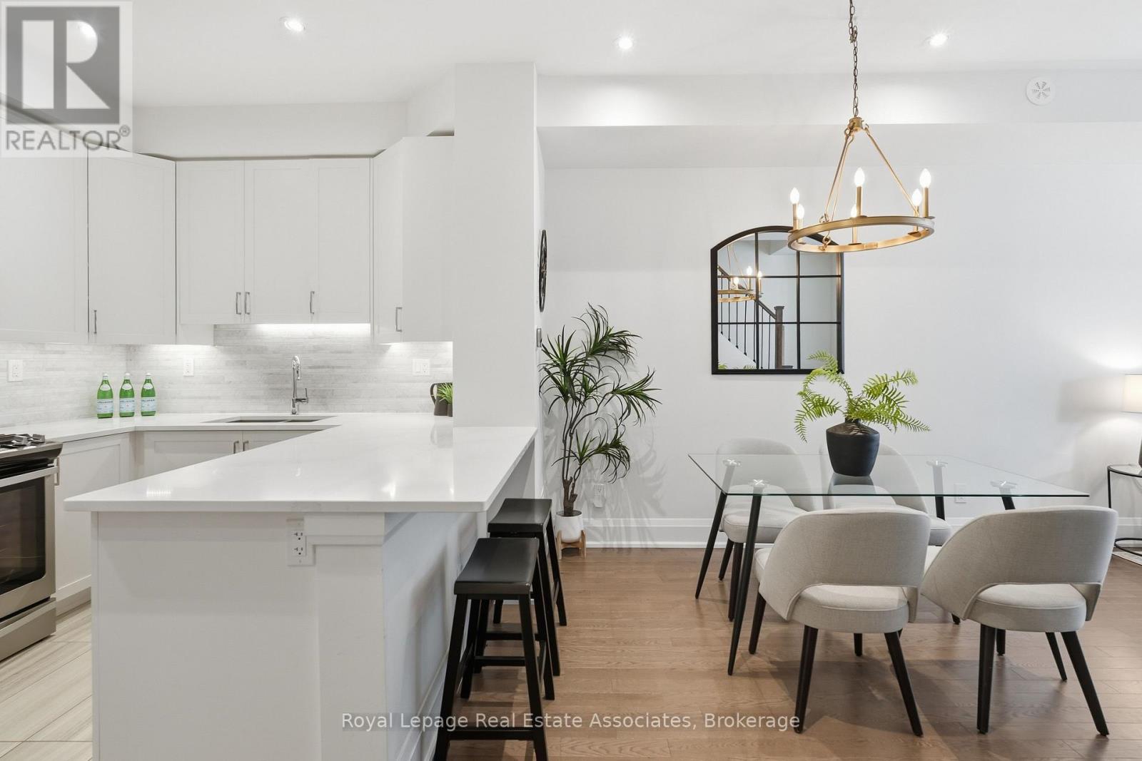 Row / Townhouse for Sale in 57 - 75 ELDER AVENUE|Toronto (Long Branch), Ontario M8W0B8 3