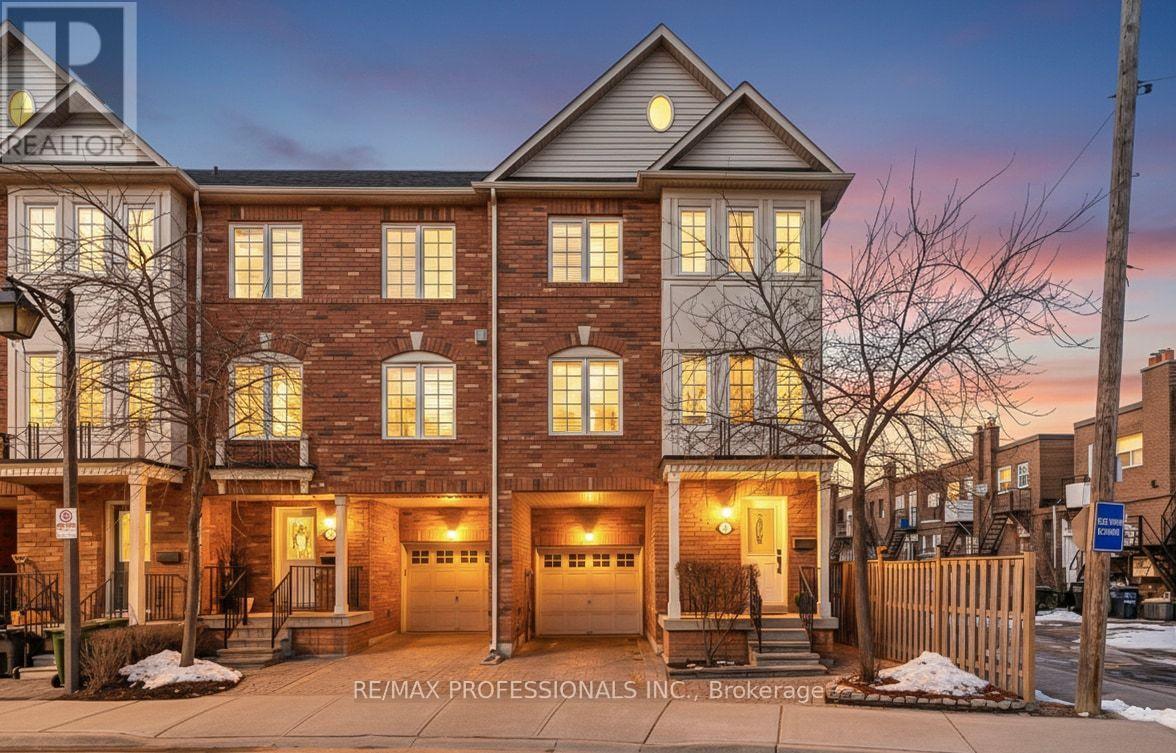 Row / Townhouse for Sale in 1 - 619 EVANS AVENUE|Toronto (Alderwood), Ontario M8W2W4