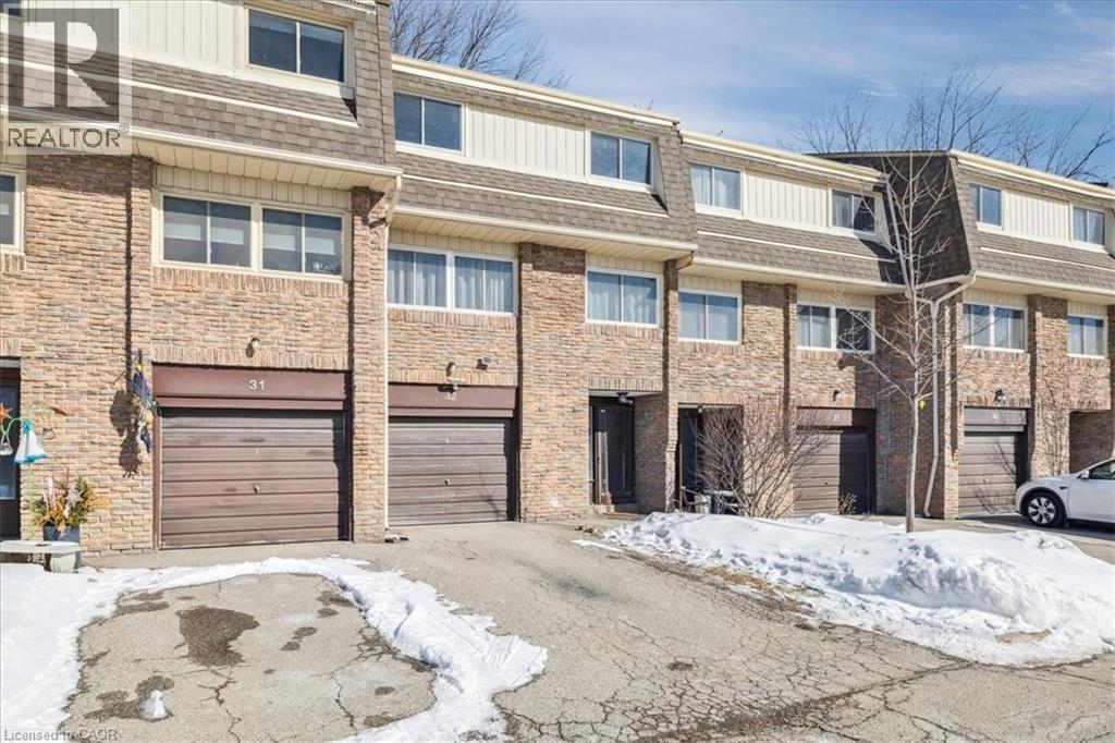 Row / Townhouse for Sale in 7430 COPENHAGEN Road Unit# 32|Mississauga, Ontario L5N2C4 2