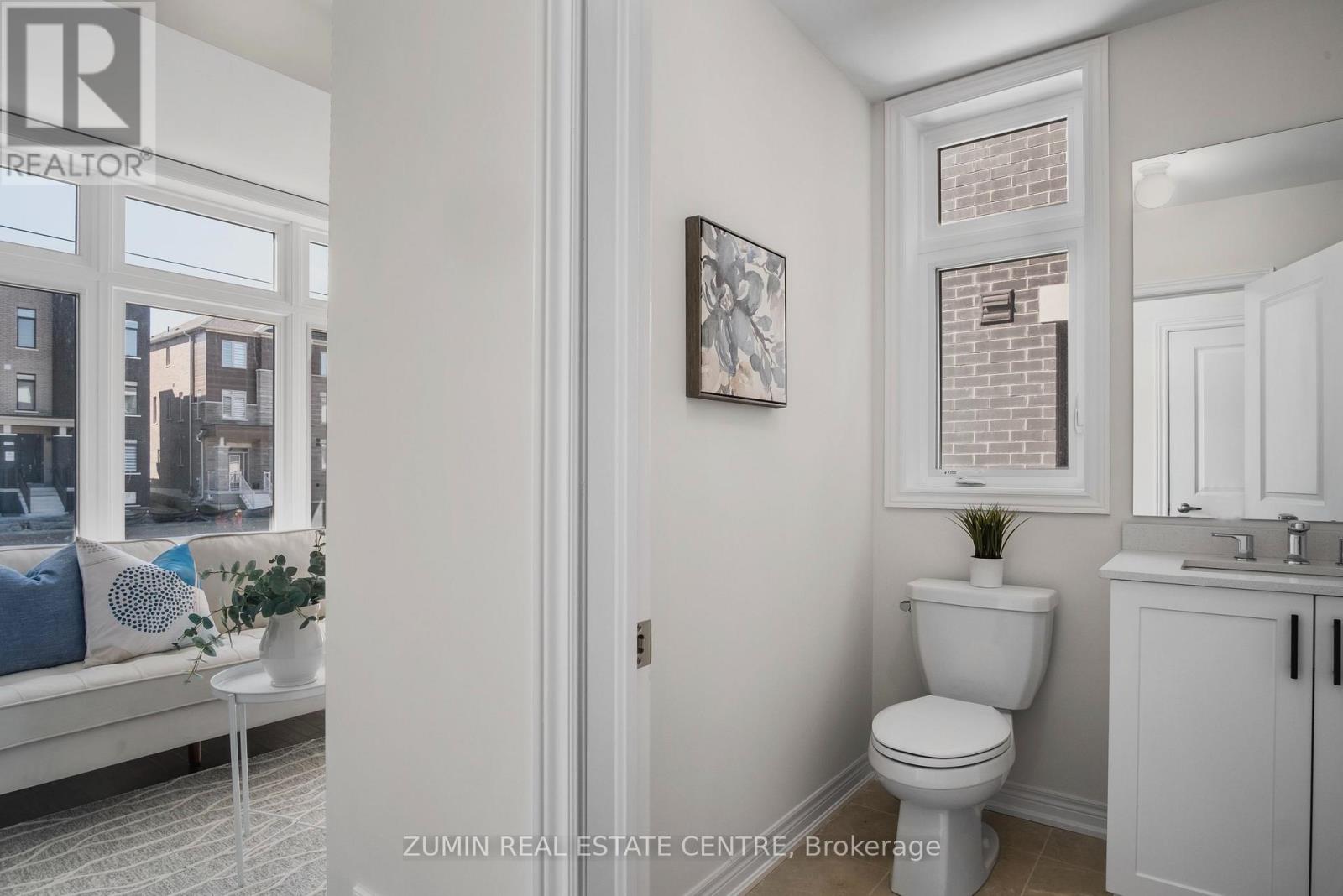 Row / Townhouse for Sale in 3189 SIXTH LINE|Oakville (GO Glenorchy), Ontario L6H0V7 5