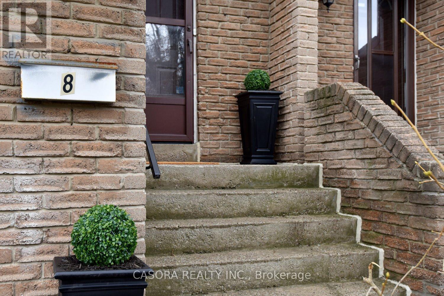 Row / Townhouse for Sale in 8 - 1221 DUNDIX ROAD|Mississauga (Applewood), Ontario L4Y3Y9 2