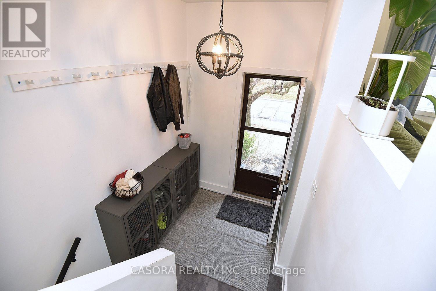 Row / Townhouse for Sale in 8 - 1221 DUNDIX ROAD|Mississauga (Applewood), Ontario L4Y3Y9 5