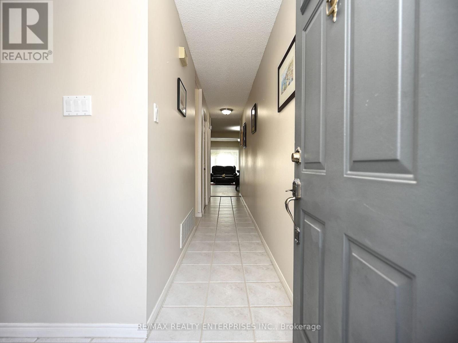 Row / Townhouse for Sale in 114 - 2205 SOUTH MILLWAY ROAD|Mississauga (Erin Mills), Ontario L5L3T2 2